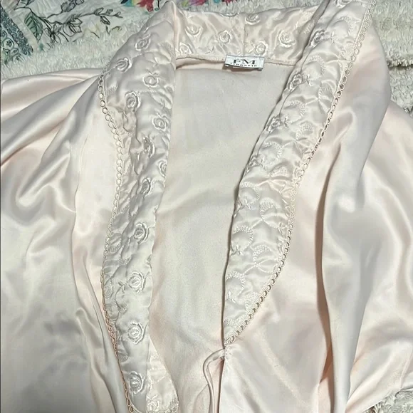 Cream Lace Trim Robe - Picture 1 of 3